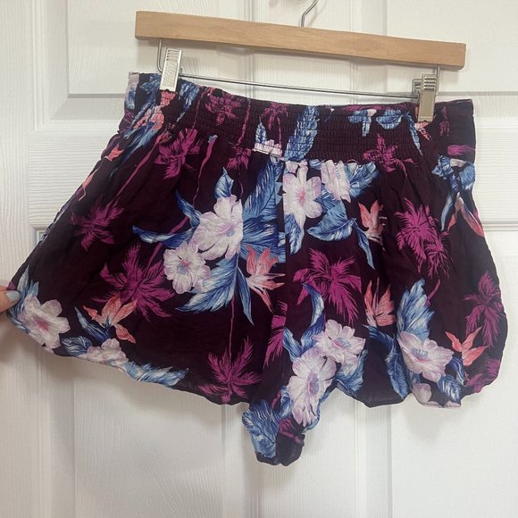 American Eagle Floral Flowy Shorts - Picture 3 of 6
